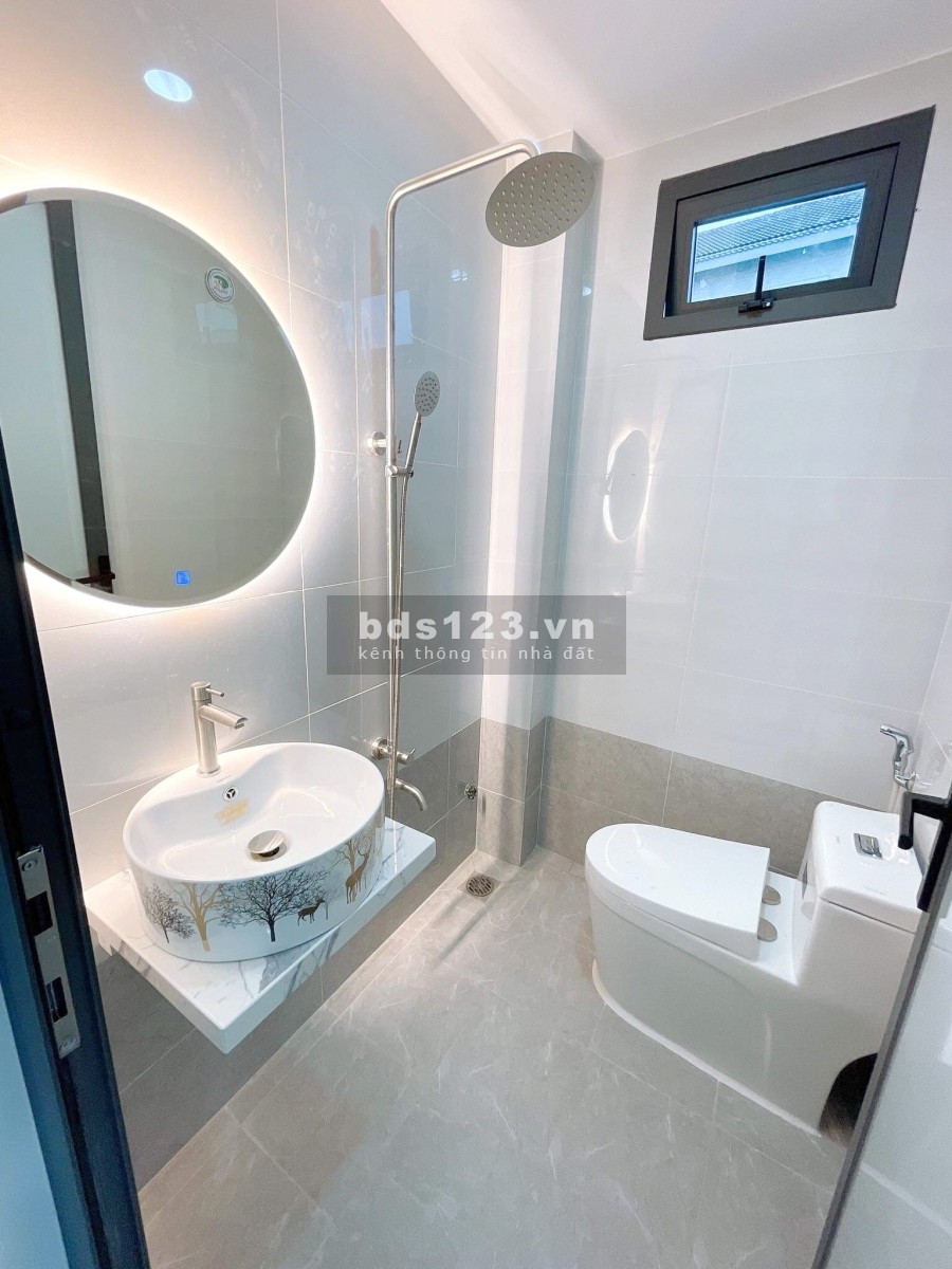 Nhà mới, nở hâu, 1lầu căn góc hẻm Chánh Hưng P9 Q8