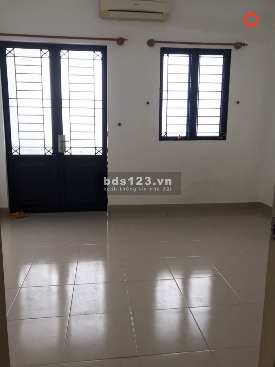MT HXT Hoàng Hoa Thám 4x13m, 1trệt, 2lầu, 4pn, 4wc. Giá 22tr.