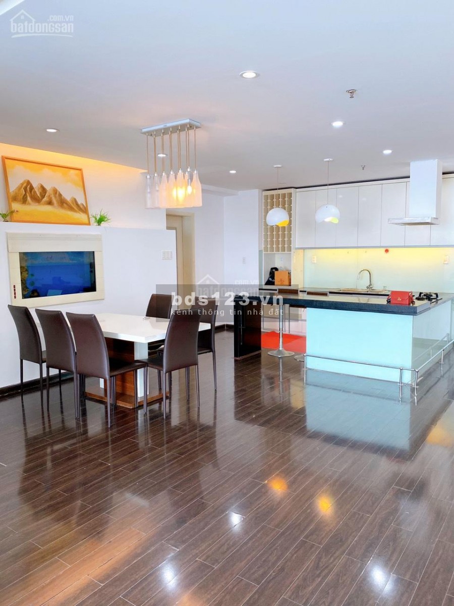 Cần cho thuê căn hộ chính chủ rộng 70m2, 2 PN, có nội thất, giá 11 triệu/tháng, cc Central Premium