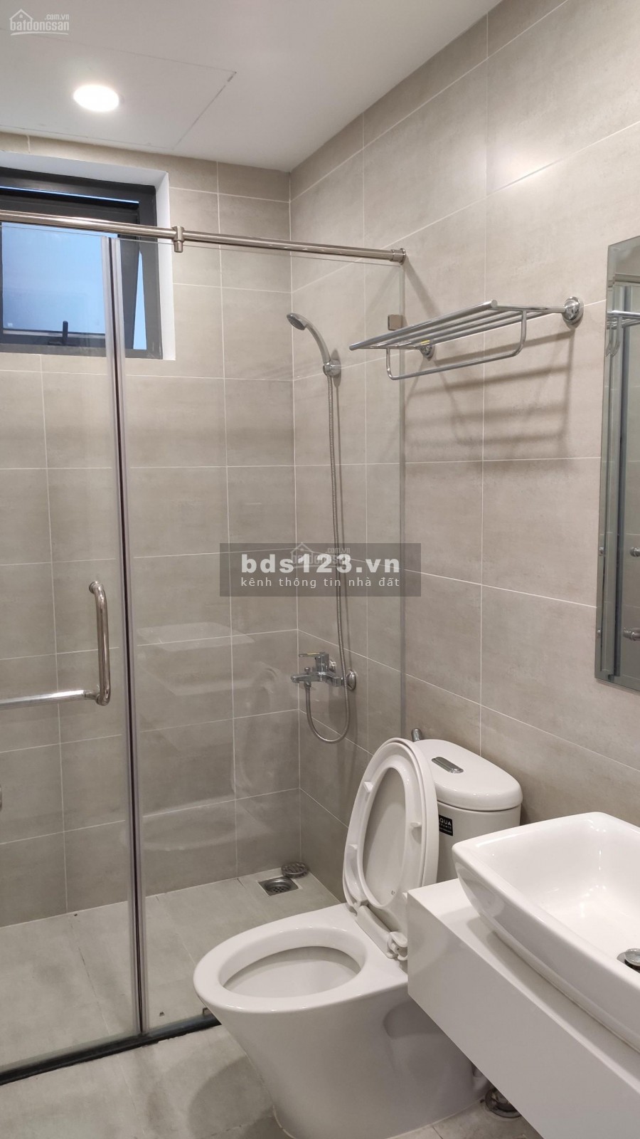 Có căn hộ tầng cao rộng 73m2, 2 PN, có sẵn nội thất, cc Central Premium, tầng cao, giá 11 triệu/tháng