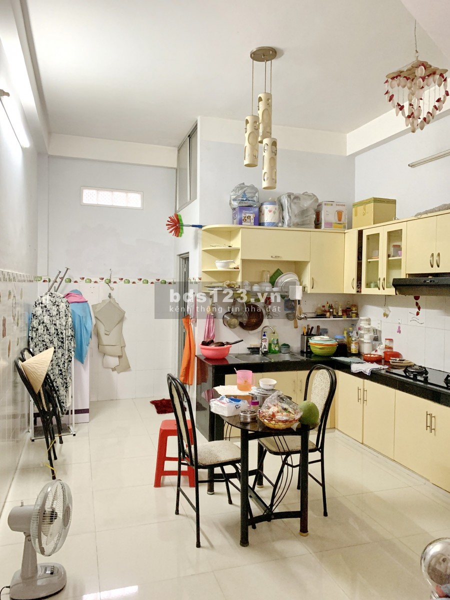 Bán nhà 2 lầu 4PN hẻm 3m 154 đường Âu Dương Lân Phường 3 Quận 8