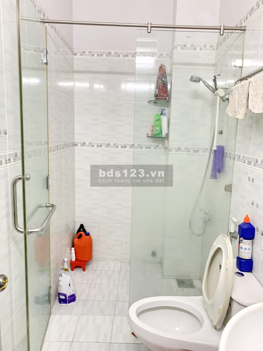 Bán nhà 2 lầu 4PN hẻm 3m 154 đường Âu Dương Lân Phường 3 Quận 8