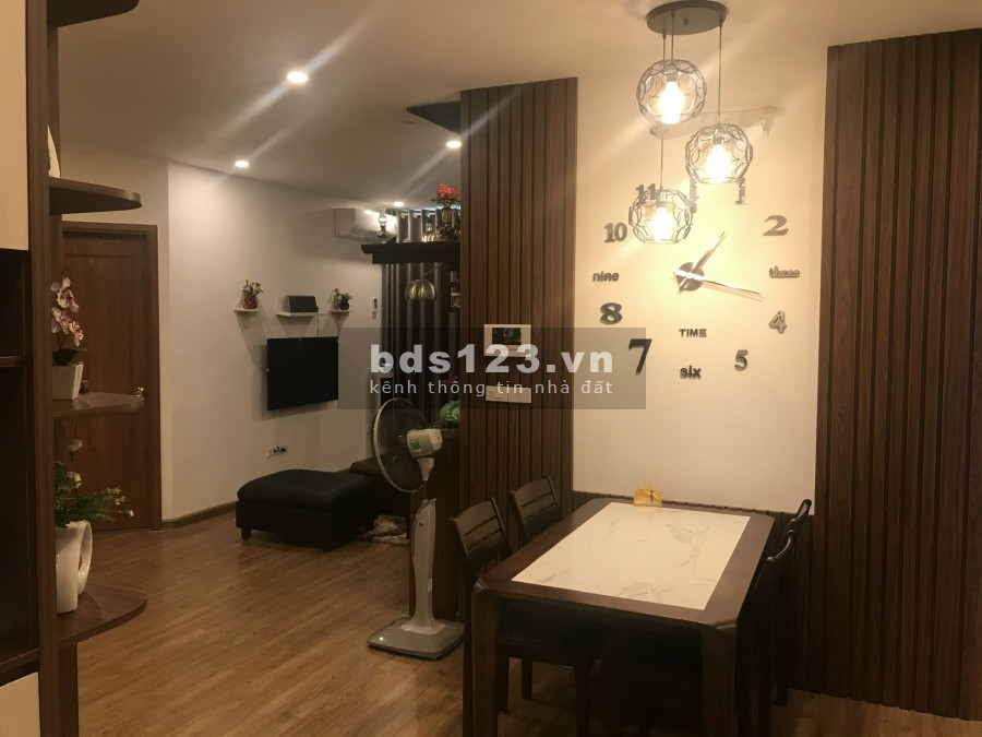 Bán gấp căn hộ 3 phòng ngủ tại Emerald Mỹ Đình, giá 3 tỷ. LH: 0858567056