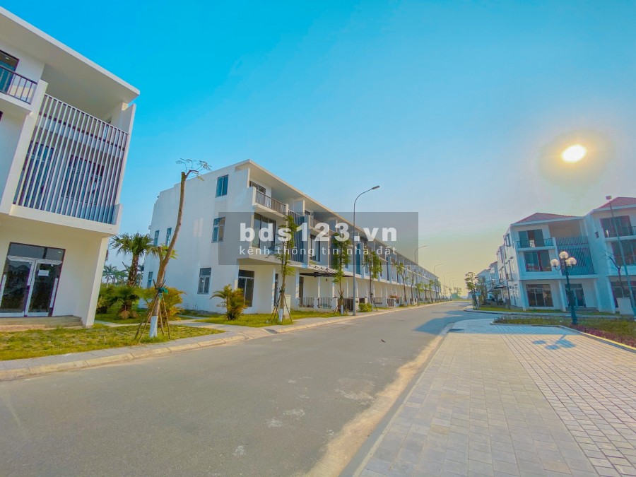BÁN NHÀ ROYAL PARK HƯỚNG NAM VIEW CÔNG VIÊN 3 MẶT TIỀN - GIÁ RẺ SẬP SÀN