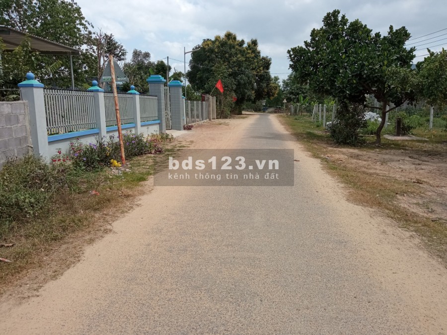 Bán nhà vườn có thổ cư đường nhựa giá chỉ 490tr LH 0788.558.552