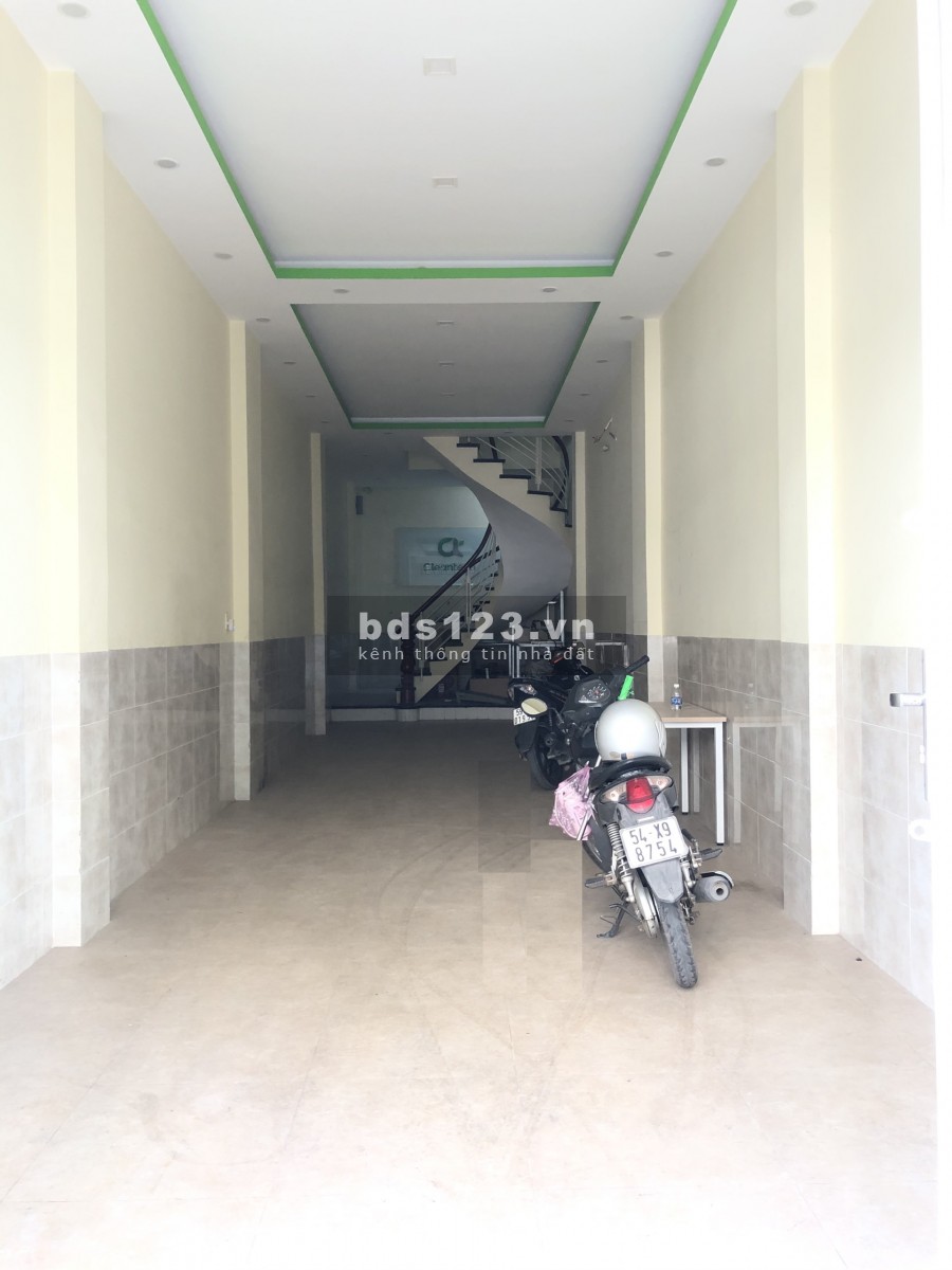 HXH Nguyễn Hữu Cảnh 4x18m 1T 4Lầu Suốt chuyên làm VP, CTY