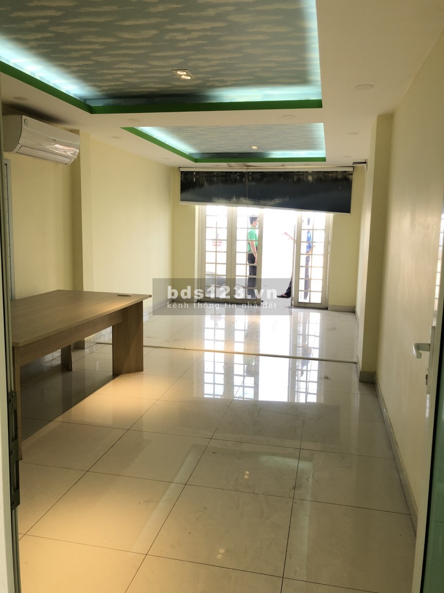 HXH Nguyễn Hữu Cảnh 4x18m 1T 4Lầu Suốt chuyên làm VP, CTY