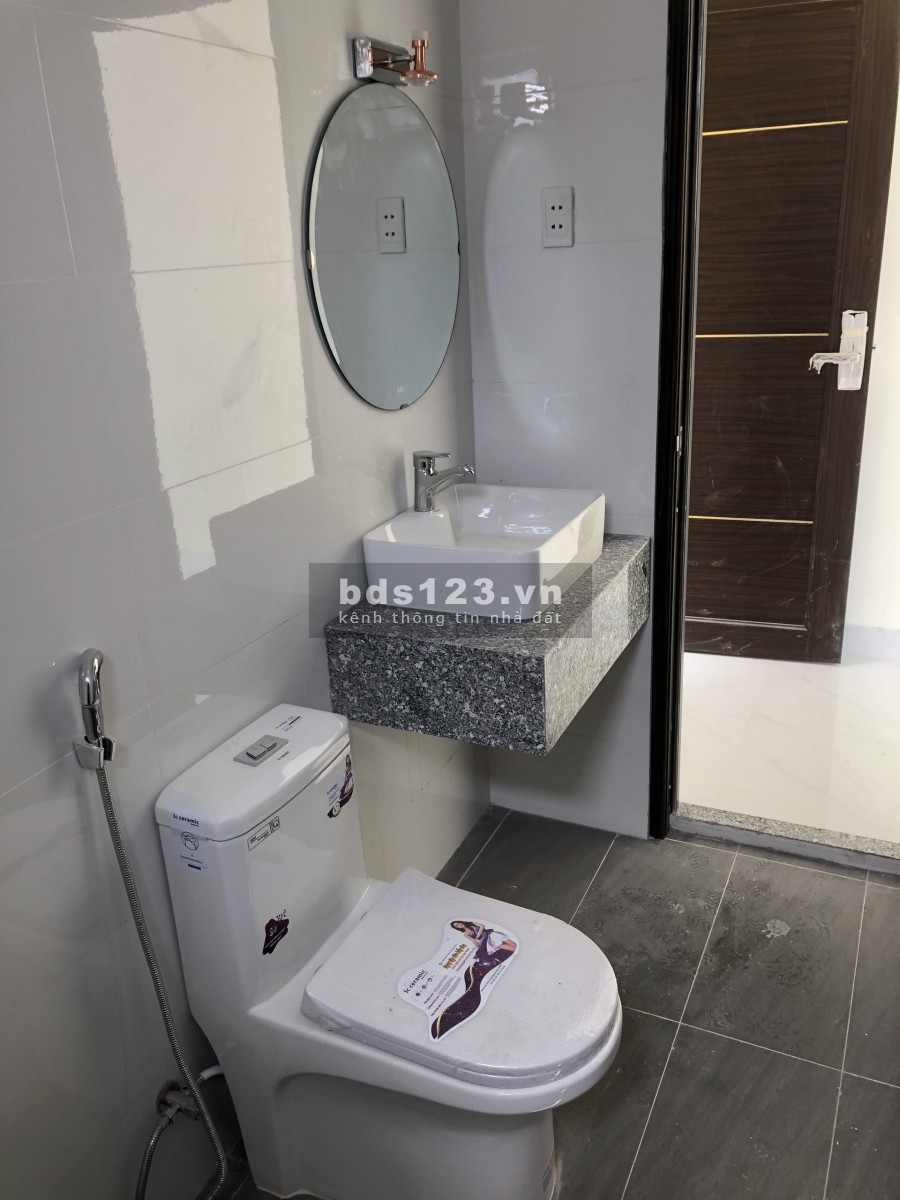 Cho thuê nhà Nguyên Căn 41tr Lâm văn bền Q7  diện tích: 4.1x12.99 dt 150m2