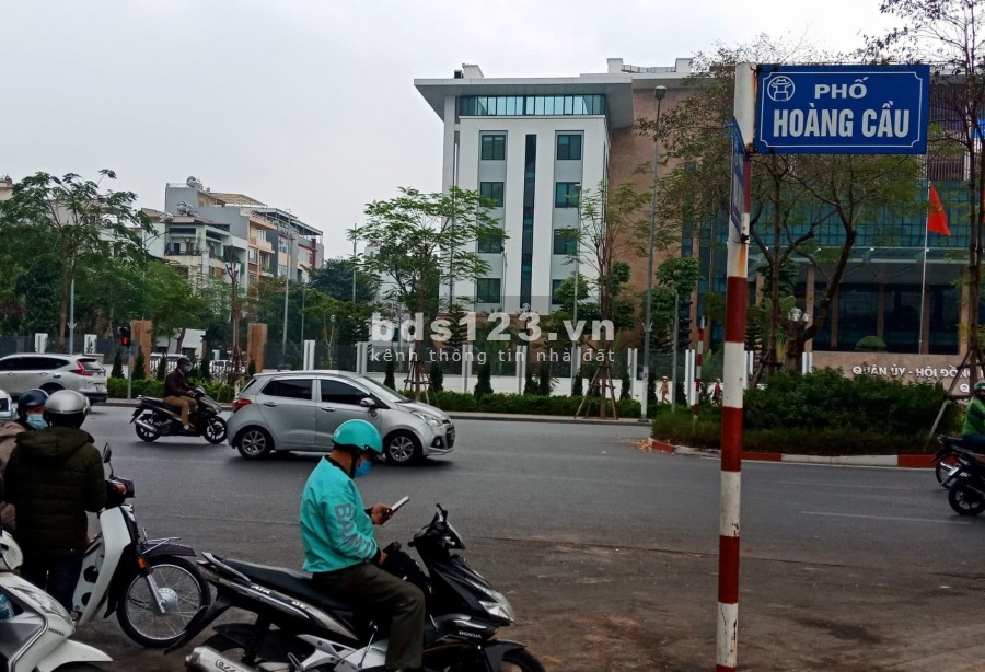 Nhà mặt phố HoàngCầu, View hồ - Hàng hiếm,16,5 tỷ