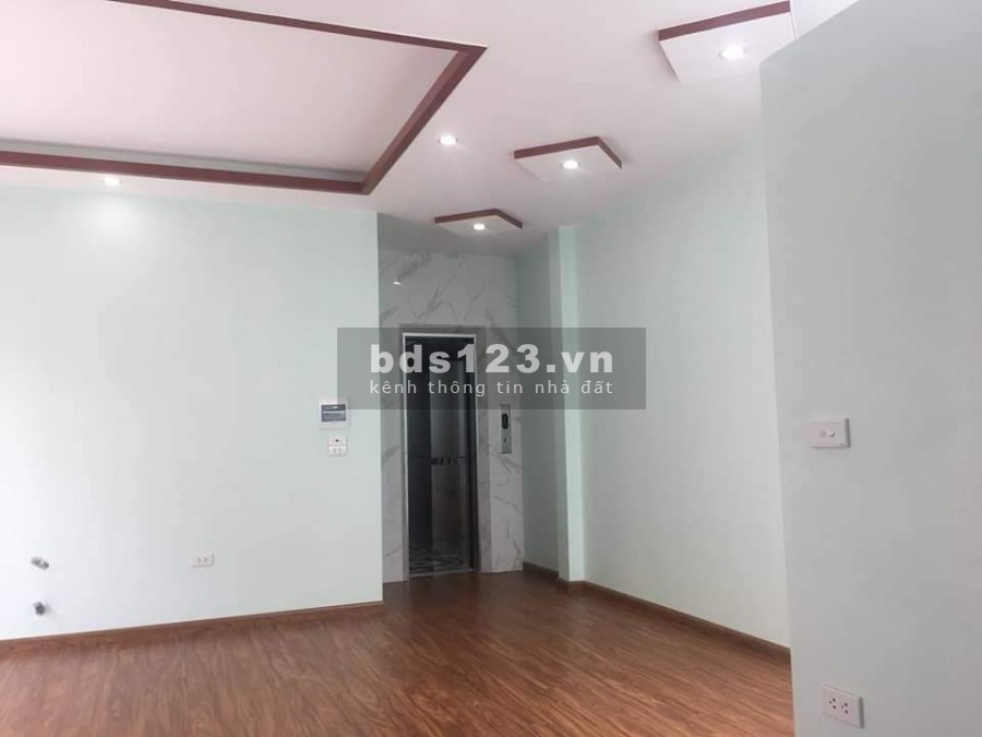 Bán nhà Tô Vĩnh Diện, Thanh Xuân 65m 5T MT7m 6.9 tỷ, gara 2 ô tô, thang máy