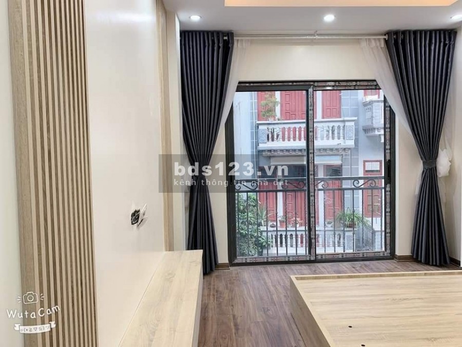 Nhà đẹp mới xây, ô tô đỗ trước cửa ngay phố Dịch Vọng, nhà 5t, giá nhỉnh 5 tỷ