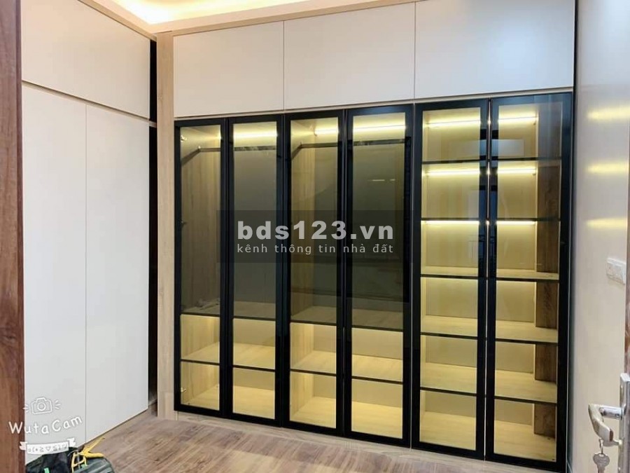 Nhà đẹp mới xây, ô tô đỗ trước cửa ngay phố Dịch Vọng, nhà 5t, giá nhỉnh 5 tỷ