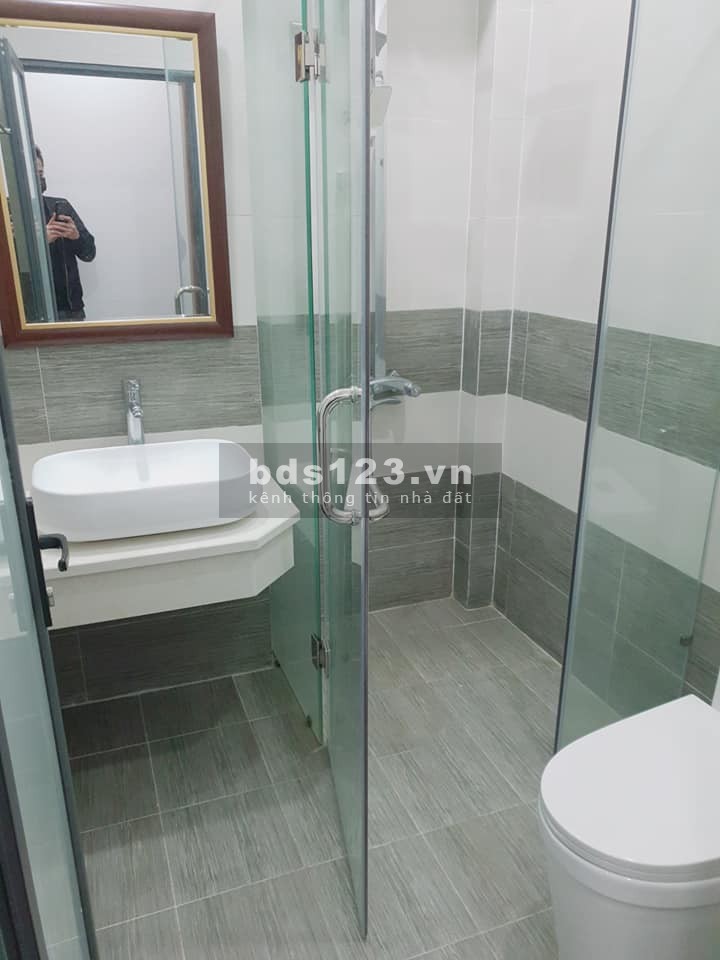 Bán Nhà 5 Tầng Mới Đẹp, 65m2, Ô Tô Vào Nhà Phố Dịch Vọng Hậu Chỉ 9.5 Tỷ.