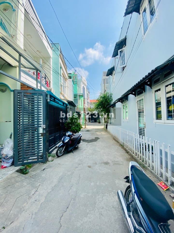 Bấn gấp nhà HXH Nguyễn Văn Khối 2 tầng 80m2, vị trí đẹp, giá nhỉnh 3 tỷ