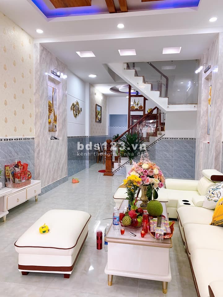 Bán gấp nhà Q10 Thành Thái 30m2 1T + 3L giá 5.3 tỷ