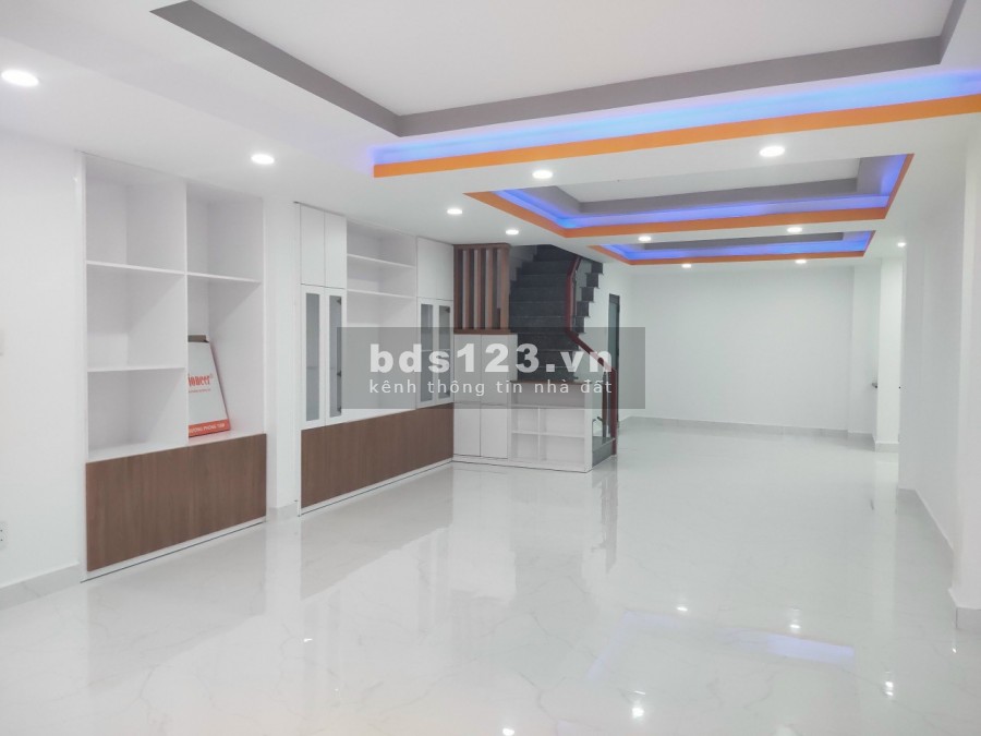 Nhà hẻm đường 3/2, sau Sacombank, đang cho thuê 13 phòng. 7,8 tỷ