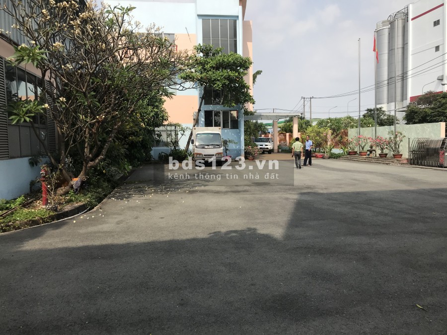 Cho thuê kho xưởng 1000m2 Phạm Văn Đồng Q. Thủ Đức