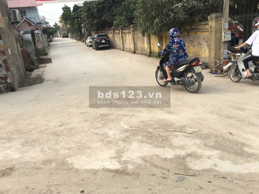 Bán đất ở gần khu Đấu Giá của xã Minh hải.Lh:0988554091