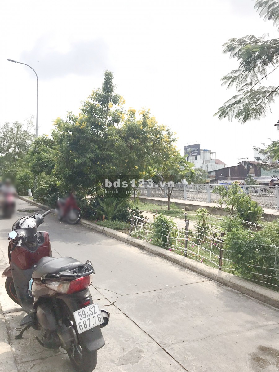 Nhà (3.5*10m/lửng/2lầu/ST) mặt tiền view sông P11 Q8