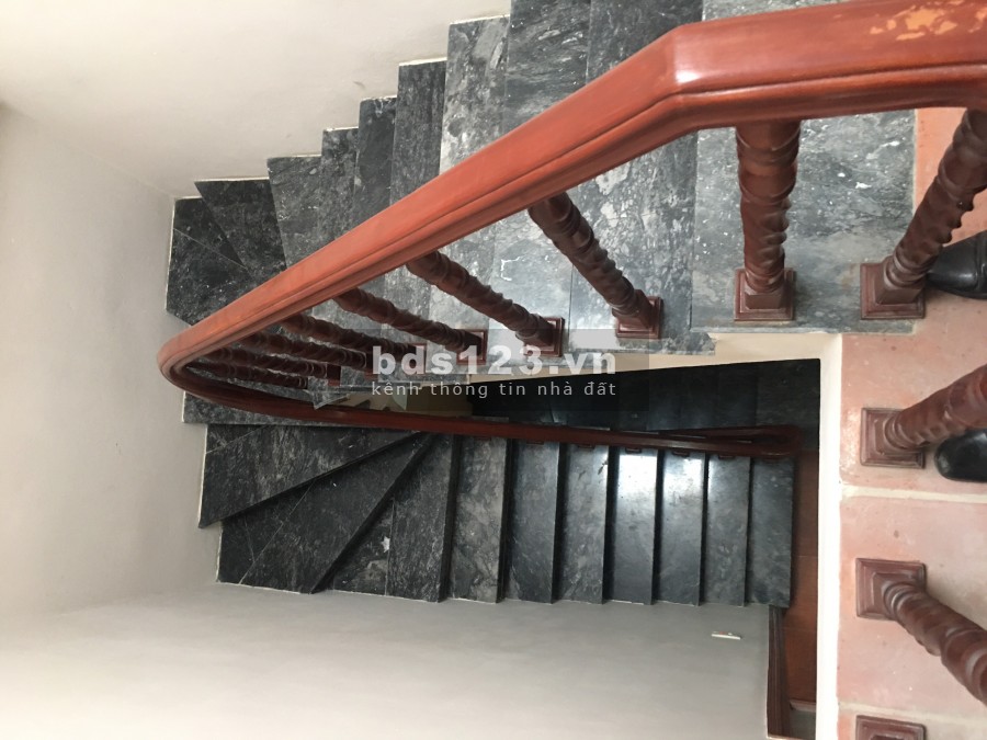 Nhà đẹp Hoàng Mai, ngay sát ngõ oto, 57m2, 5T, MT4.7m, Giá 3.6 tỷ