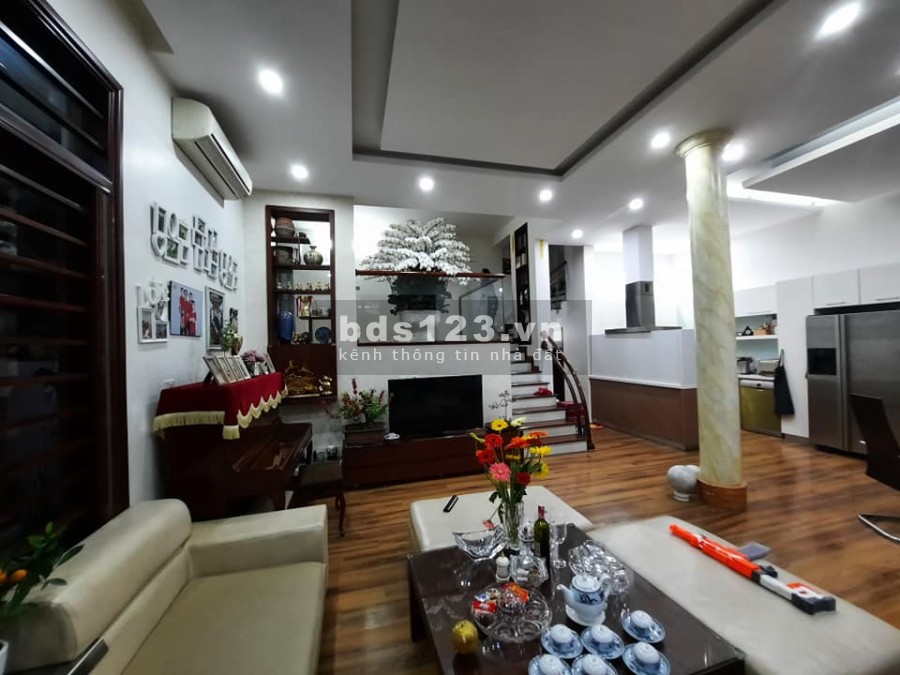 Bán biệt thự Mễ Trì Hạ, 200m2, 4 tầng, MT 11m, 30.5 tỷ.