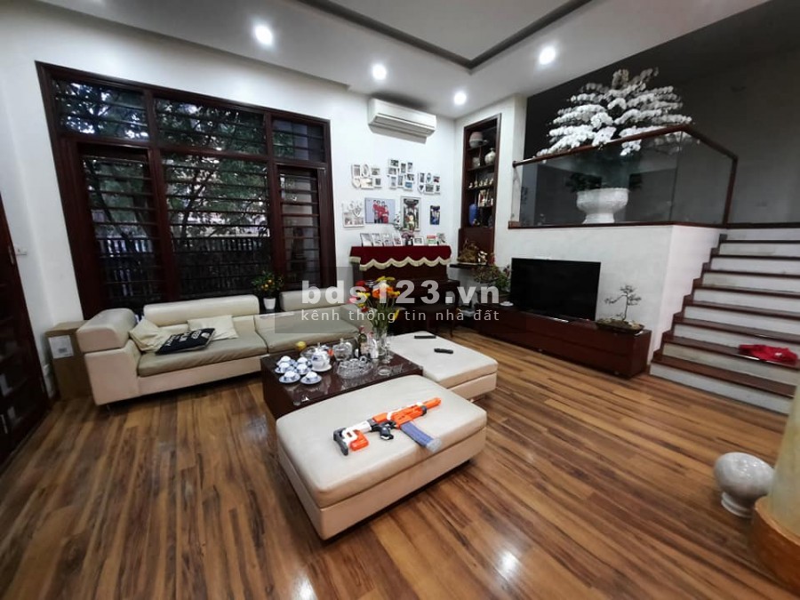 Bán biệt thự Mễ Trì Hạ, 200m2, 4 tầng, MT 11m, 30.5 tỷ.