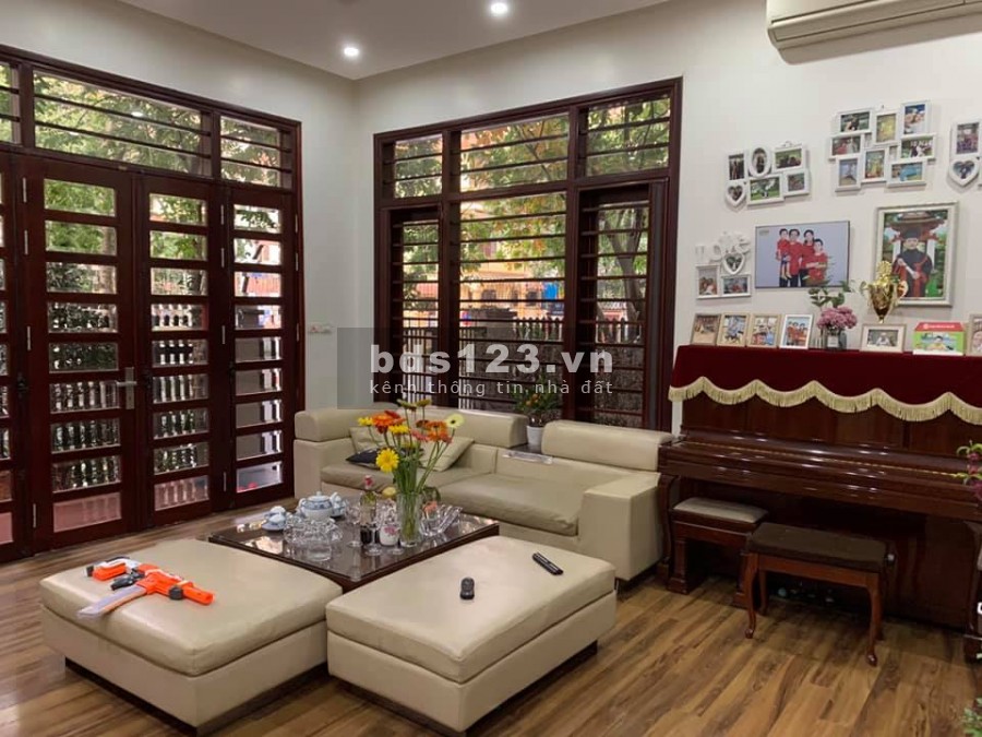 Bán biệt thự Mễ Trì Hạ, 200m2, 4 tầng, MT 11m, 30.5 tỷ.