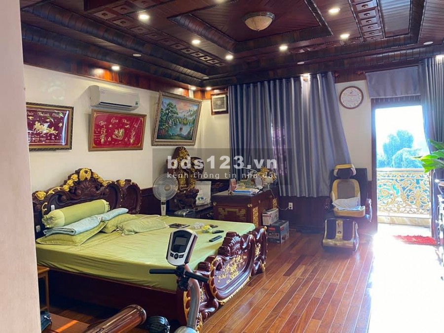 Biệt thự cao cấp 118m2 4 tầng BTCT. Thang máy xịn Hai MT. HXH tránh. Giá 18 tỷ
