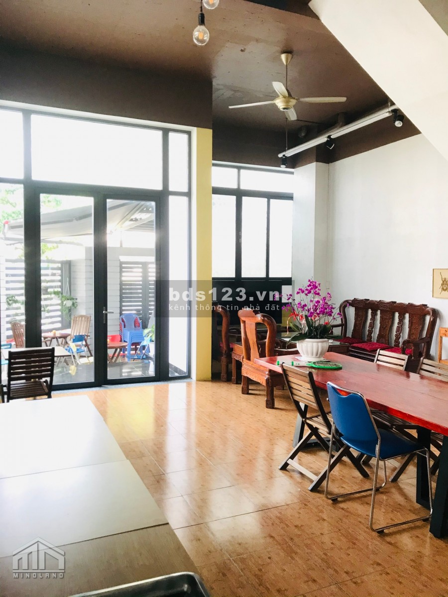 Cho thuê nhà nguyên căn vị trí góc đẹp thuận tiện kinh doanh Cafe trong KDC Vạn Phúc City Thủ Đức