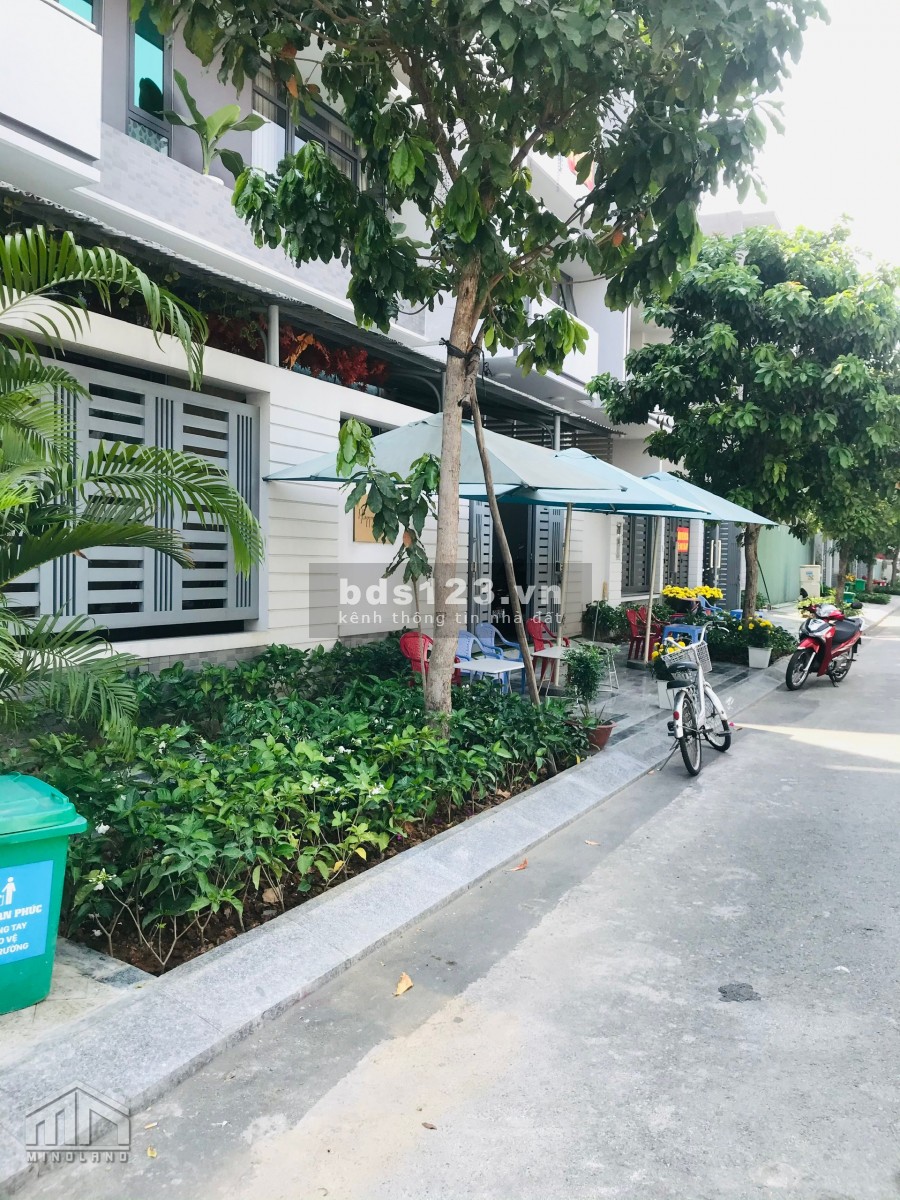 Cho thuê nhà nguyên căn vị trí góc đẹp thuận tiện kinh doanh Cafe trong KDC Vạn Phúc City Thủ Đức