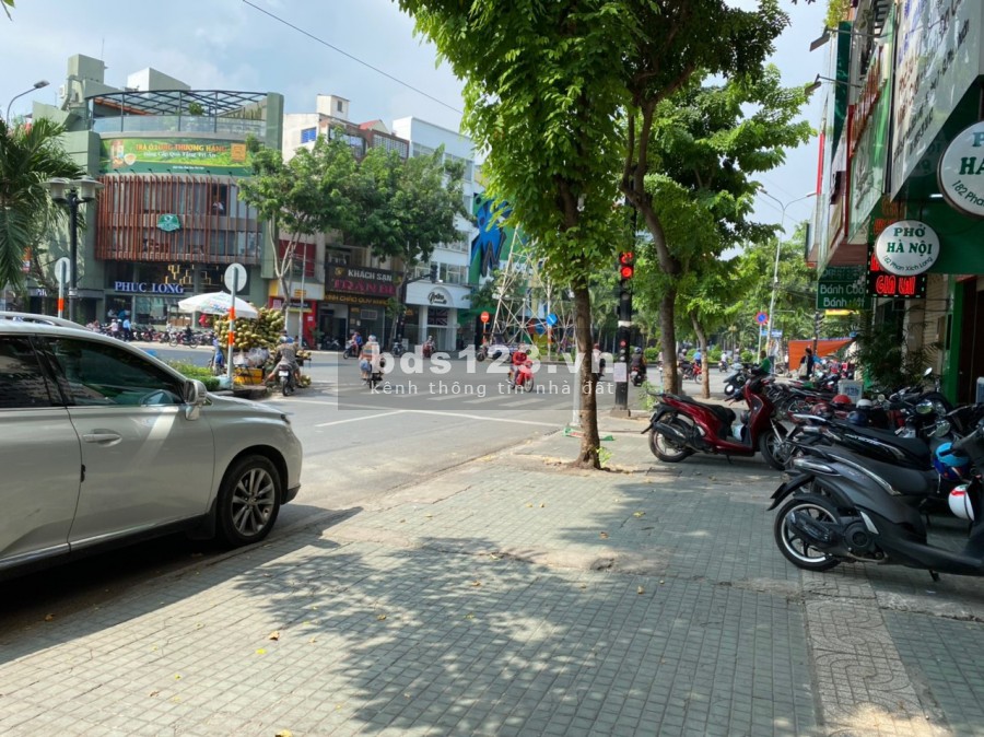 Bán lô đất xây tòa nhà còn sót lại duy nhất Bình Thạnh 330m2 - 25 tỉ vuông vức.