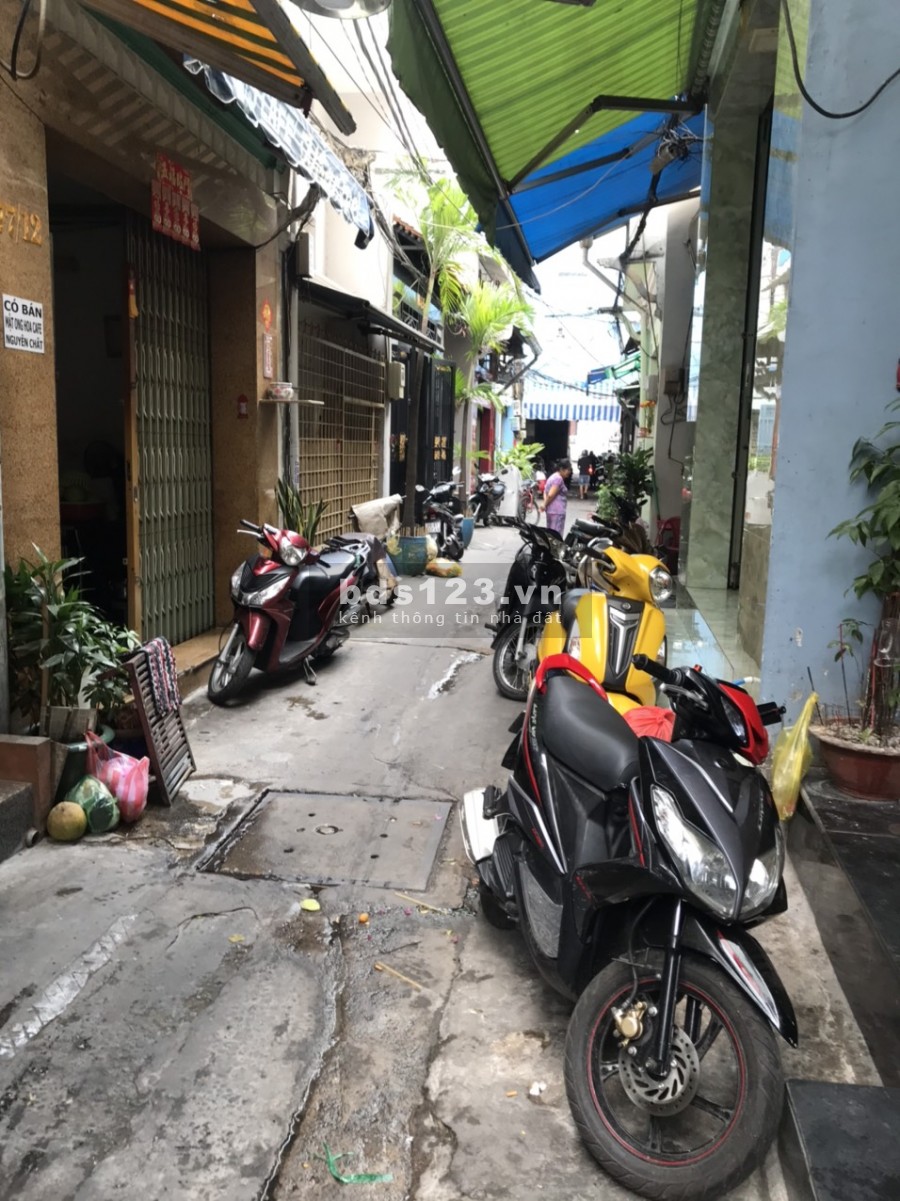 Kẹt tiền bán gấp nhà nở hậu 3.95m Cao Văn Lầu, F.1, Quận 6. DTCN 62.61m2