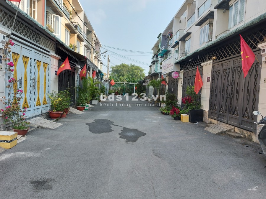 BÁN GẤP NHÀ RIÊNG MIỄN QUA TRUNG GIAN