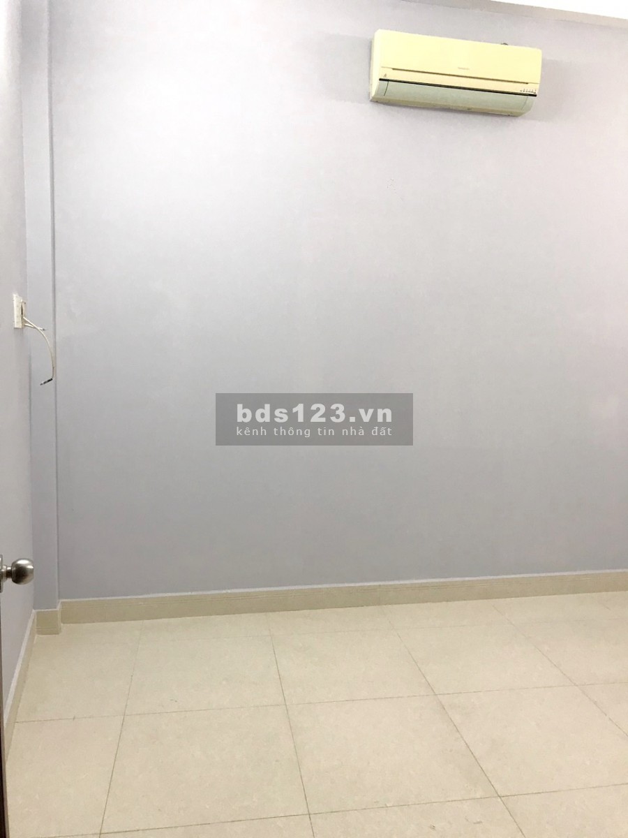 Nhà trống (lửng/2lầu/ST) hẻm 314 Âu Dương Lân P3 Q8