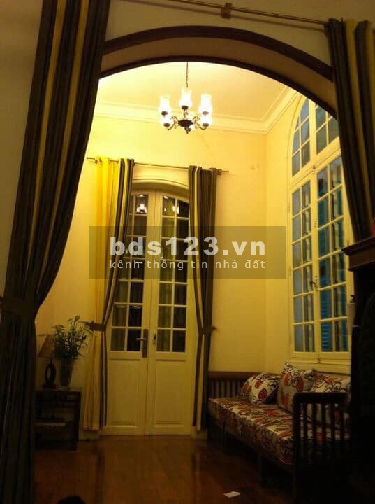 BÁN BIỆT THỰ LÔ GÓC CẦU GIẤY 5 TẦNG CÓ HẦM 180M 23 TỶ 0978439490