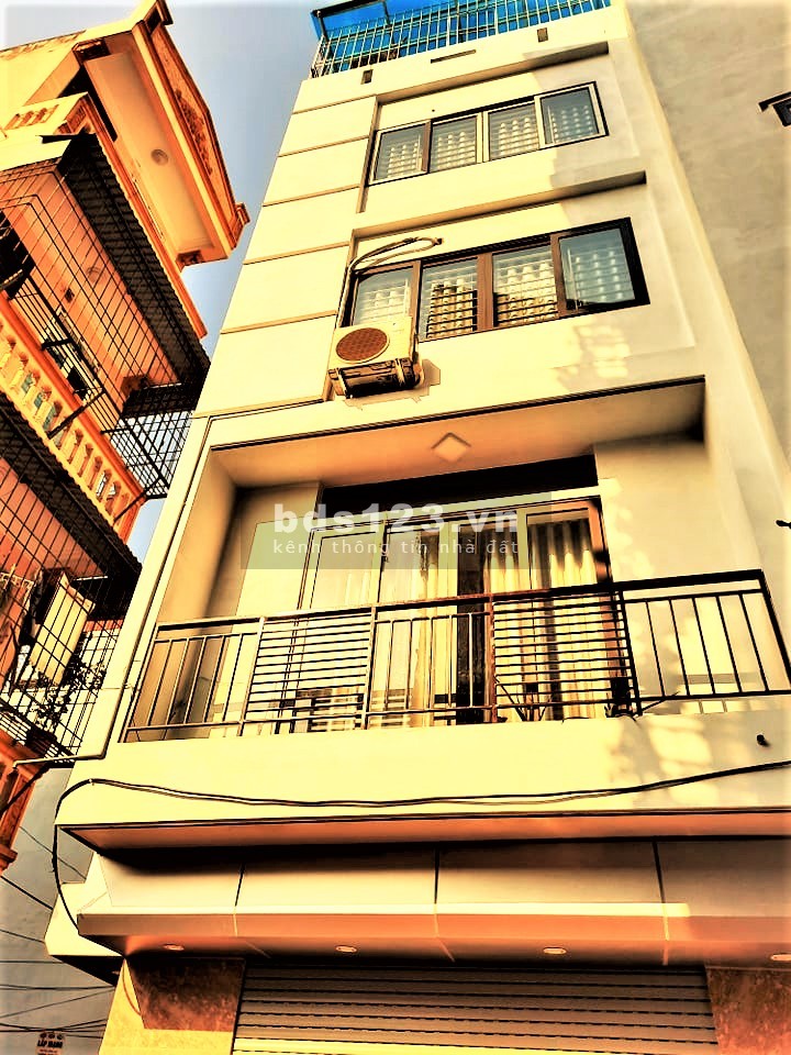Nhỉnh 4 tỷ có nhà đẹp view hồ, oto dừng đỗ quận Hoàng Mai