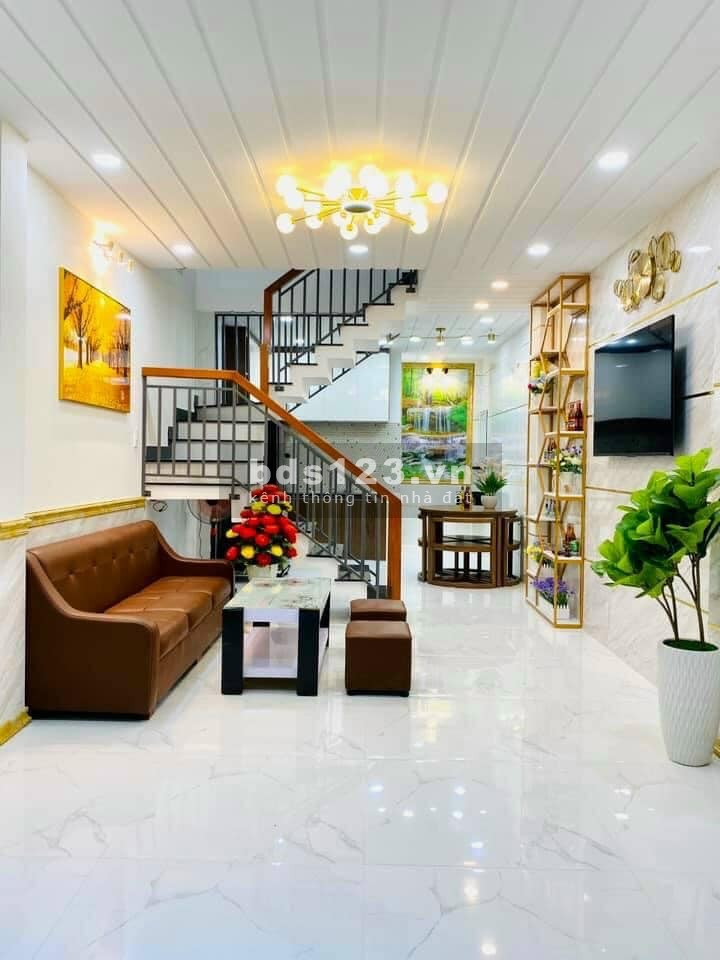 Bán gấp nhà Q10 Ngô Gia Tự 32m2 1T + 3L giá 5.3 tỷ