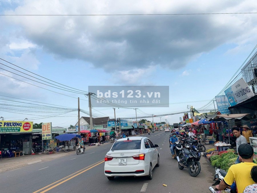 Kinh doanh thua lỗ nên cần bán gấp đất ở mặt tiền đường 16m với giá chỉ 1ty8