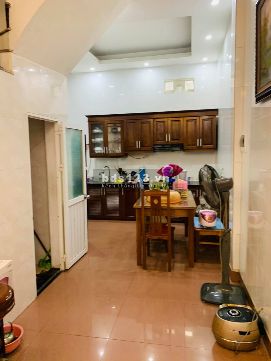 Nhà phân lô Ôtô đỗ cửa, kinh doanh, Đào Tấn, 45m2 * 4T, giá 5,5 tỷ.