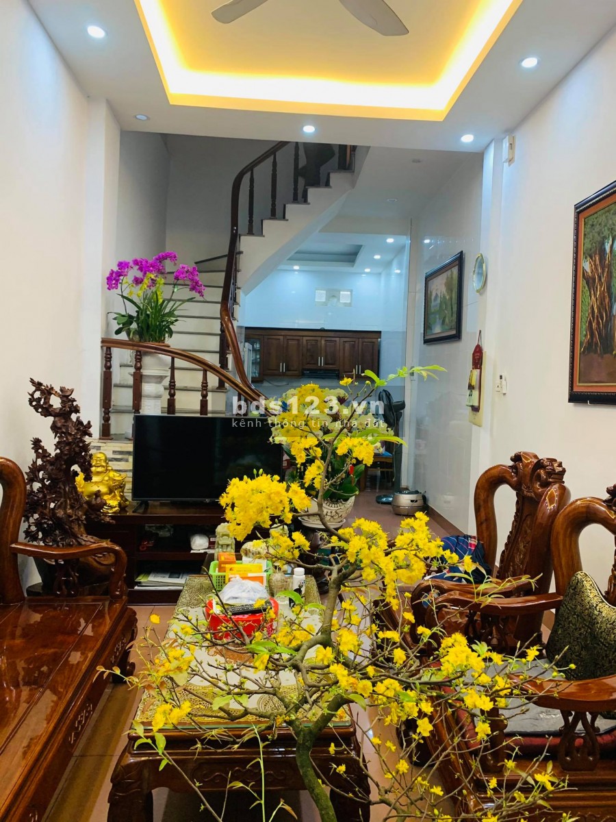 Nhà phân lô Ôtô đỗ cửa, kinh doanh, Đào Tấn, 45m2 * 4T, giá 5,5 tỷ.