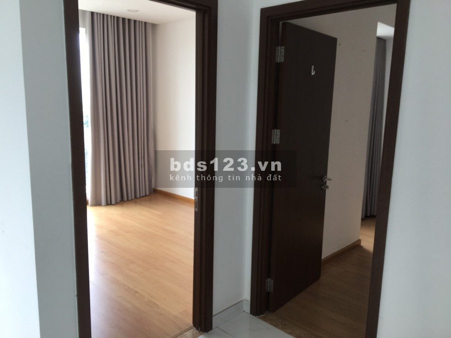 Cho thuê gấp căn hộ 2 phòng ngủ, 2 WC, nhà trống, dọn vào ở ngay
