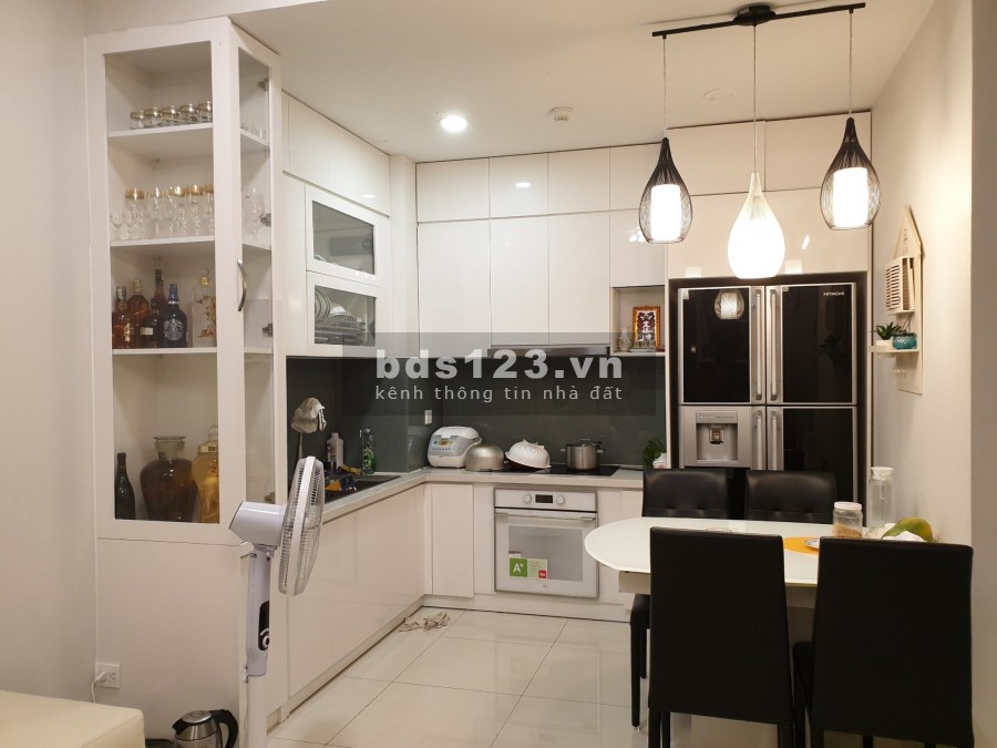 Cần bán gấp căn hộ diện tích lớn 103M/3PN,đầy đủ NT, View ĐN Hồ Bơi, GOLDEN MANSION - 0902.751568