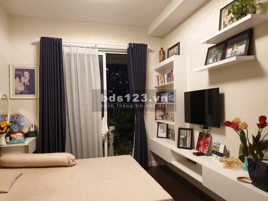 Cần bán gấp căn hộ diện tích lớn 103M/3PN,đầy đủ NT, View ĐN Hồ Bơi, GOLDEN MANSION - 0902.751568