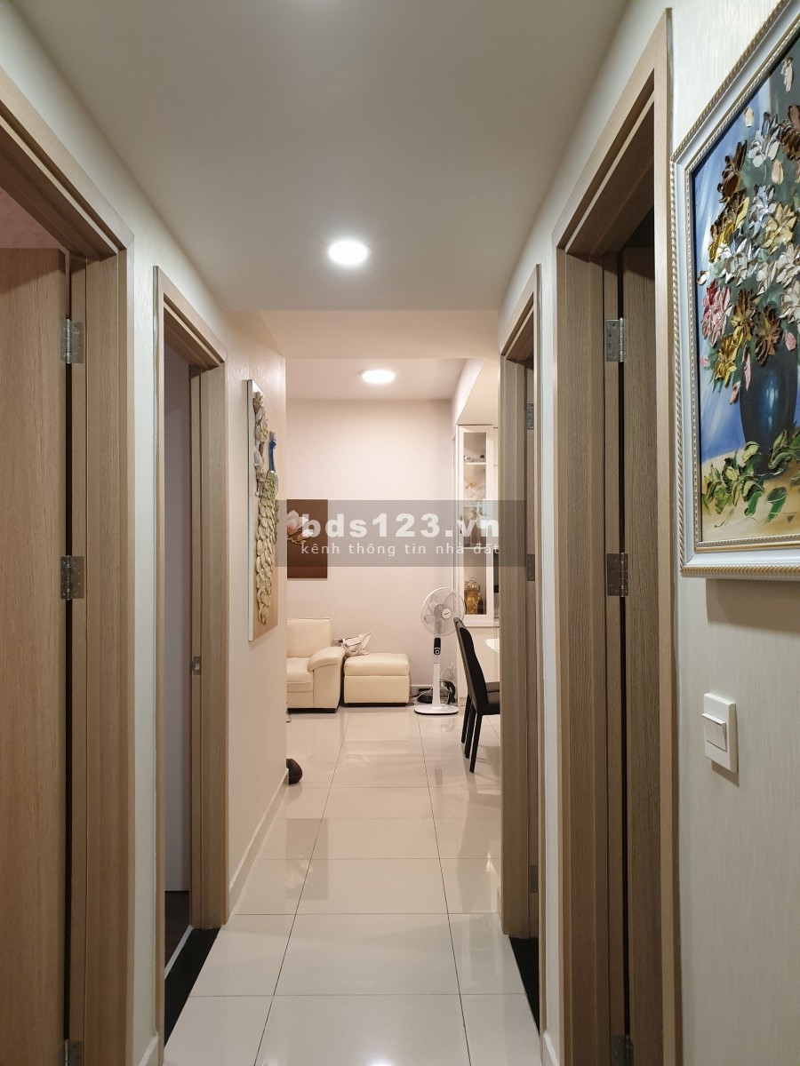 Cần bán gấp căn hộ diện tích lớn 103M/3PN,đầy đủ NT, View ĐN Hồ Bơi, GOLDEN MANSION - 0902.751568