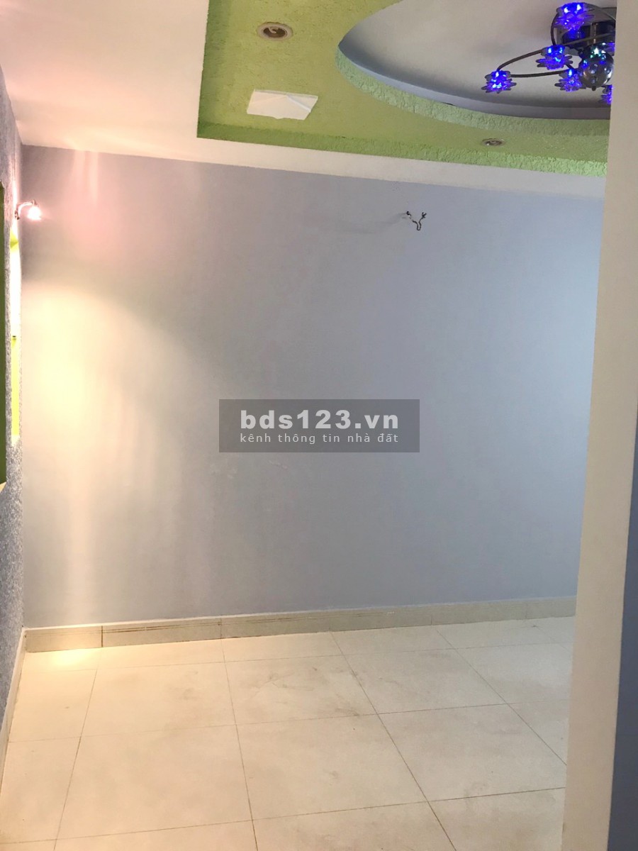 Nhà trống (lửng/2lầu/ST) hẻm 314 Âu Dương Lân P3 Q8