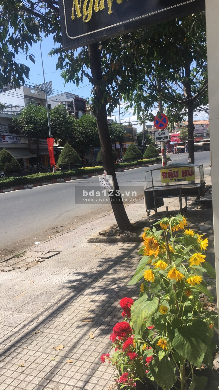 Cho thuê mặt bằng vĩa hè rộng thoáng