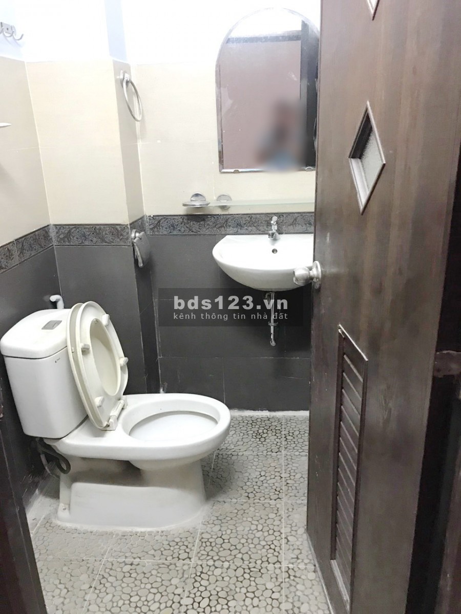Nhà trống (lửng/2lầu/ST) hẻm 314 Âu Dương Lân P3 Q8