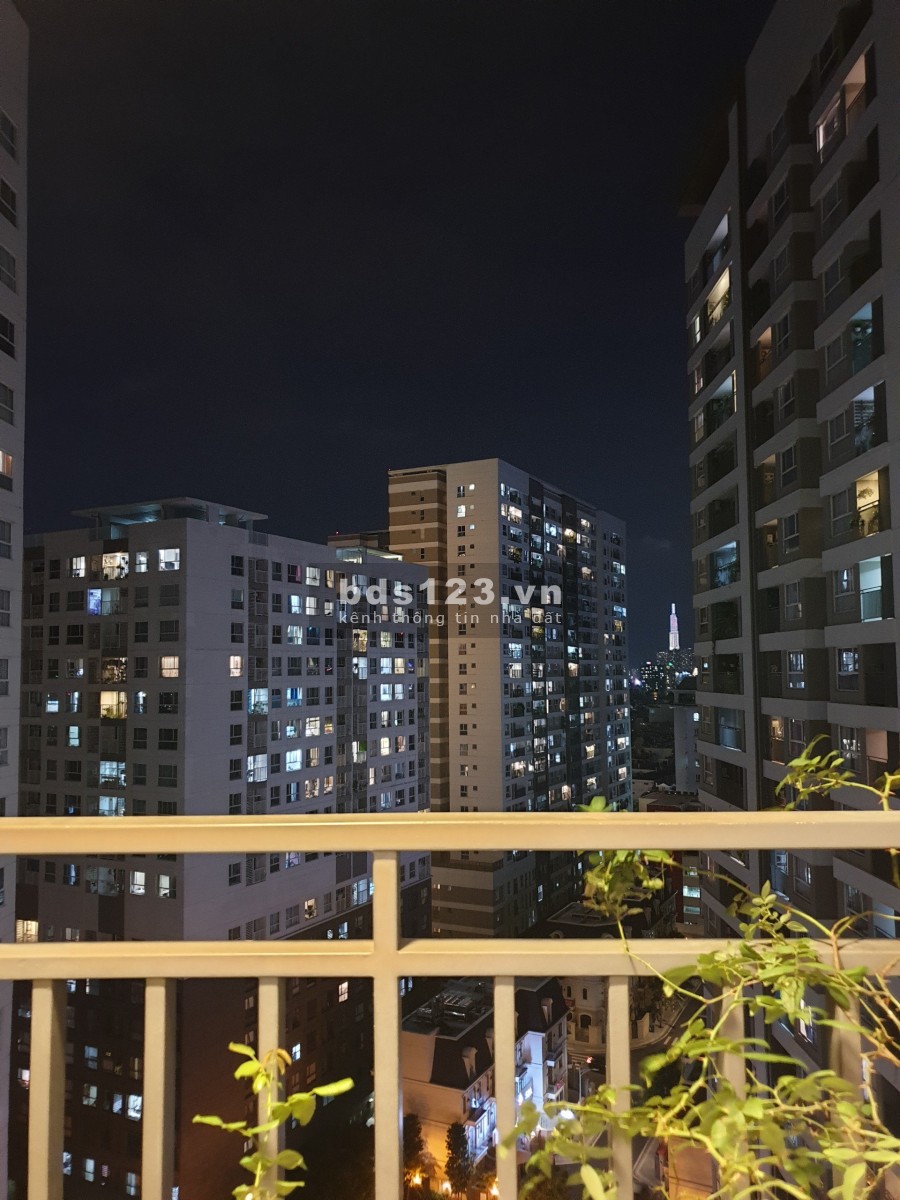 Cần bán gấp căn hộ diện tích lớn 103M/3PN,đầy đủ NT, View ĐN Hồ Bơi, GOLDEN MANSION - 0902.751568