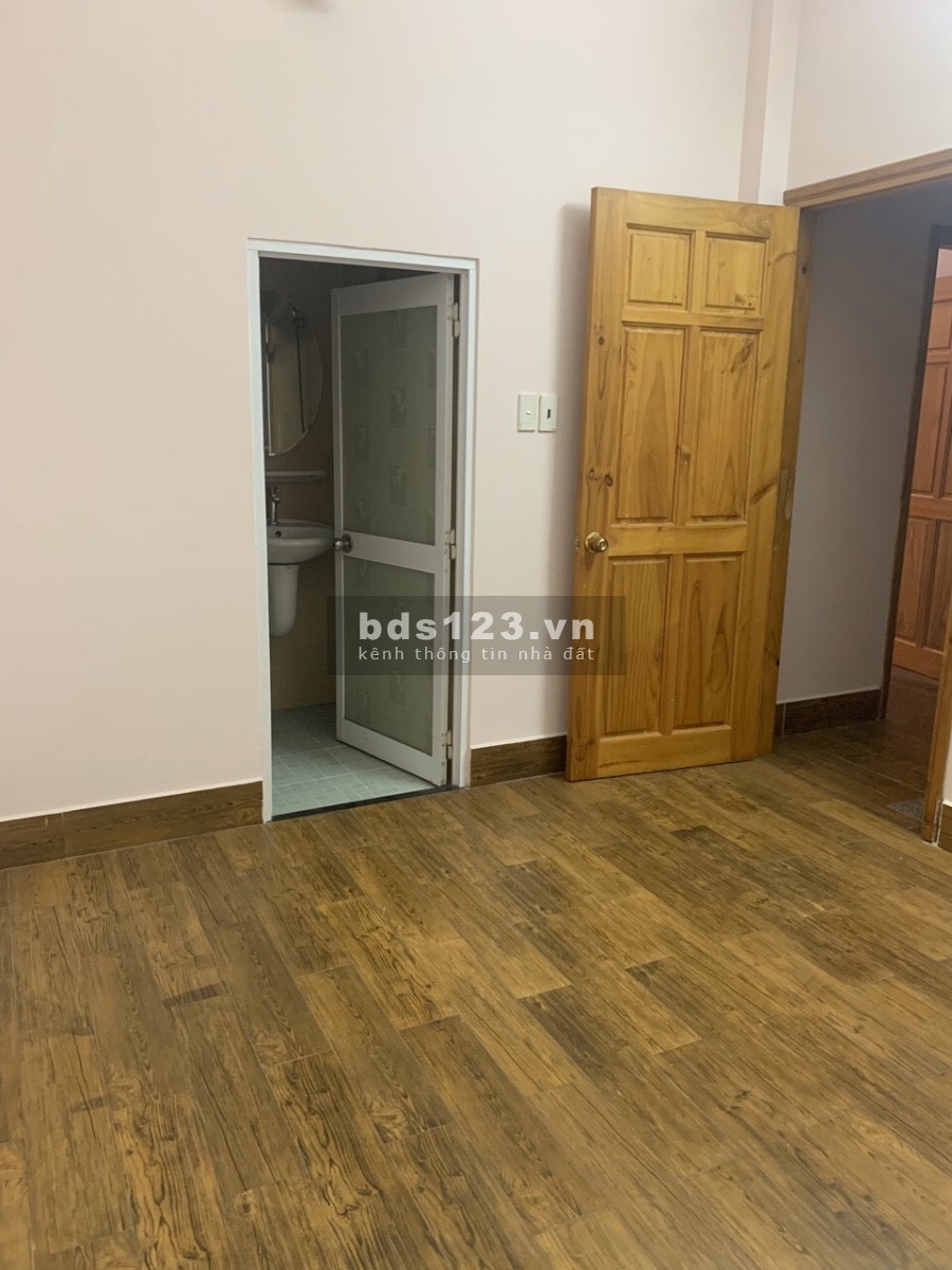 Nhà đẹp Nơ Trang Long 5x10m Lững 3Lầu 5PN có nội thất 18Tr/th