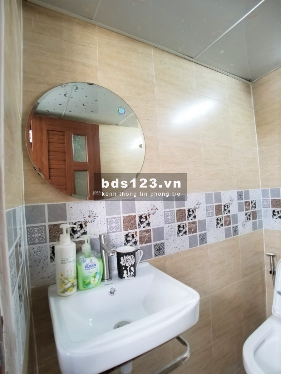 PHÒNG TIỆN NGHI CÓ BẾP, TỦ QUẦN ÁO, GÁC LƯNG NGAY CV PHẦN MỀM QUANG TRUNG